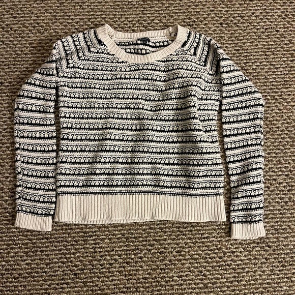 Splendid Sweater - Picture 2 of 4